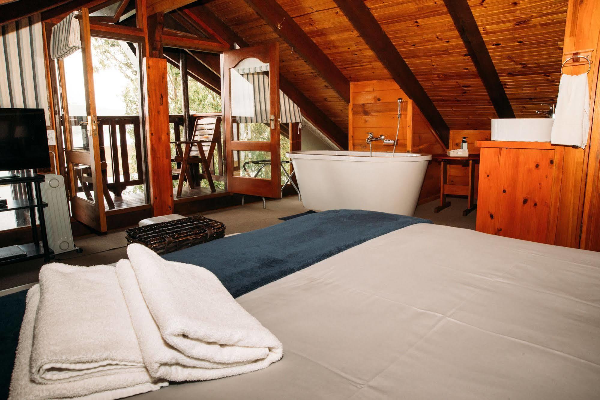 Oyster Creek Lodge Knysna Exterior photo